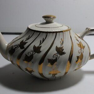 Arthur Wood Tea Pot, White Gold Guild #4388